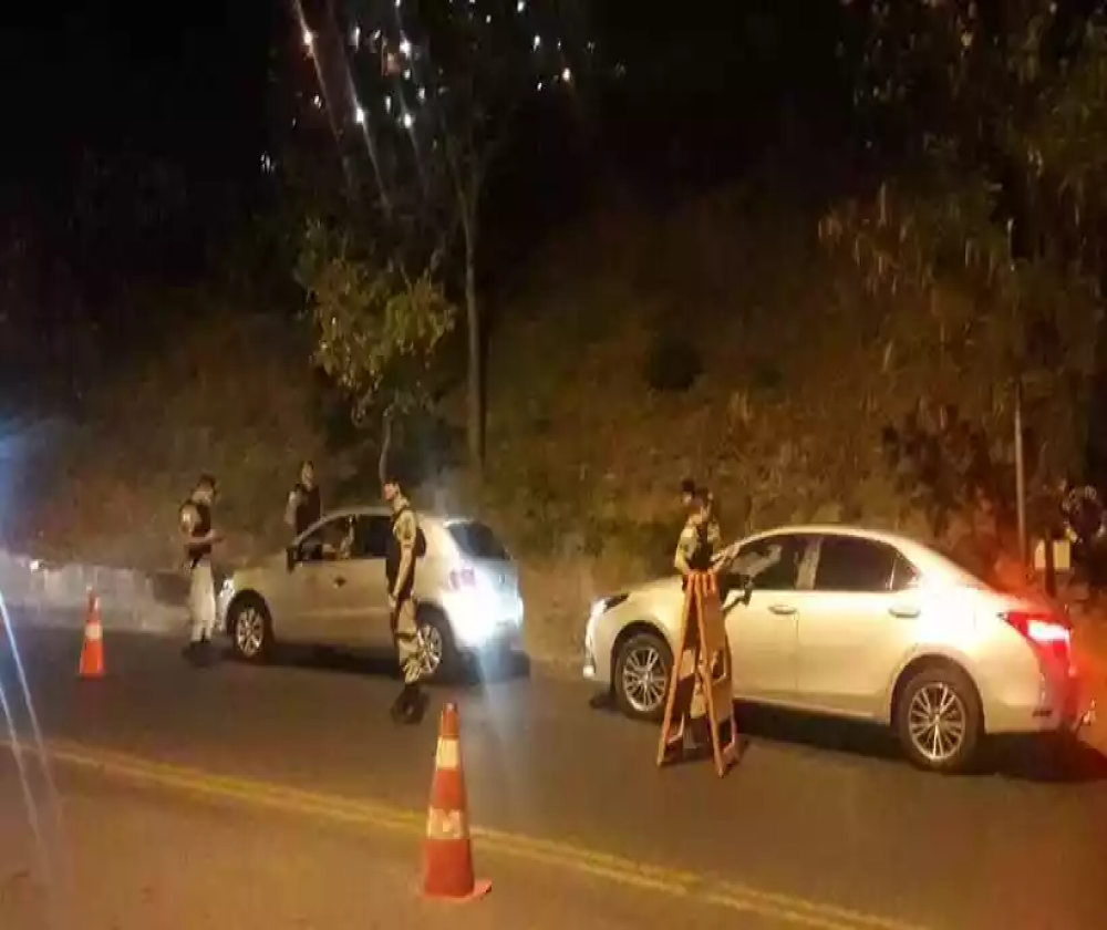 Blitz em Santa Luzia prende suspeito de homicídio em Belo Horizonte