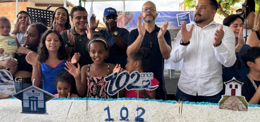 Pedro Leopoldo comemora 102 anos com bolo gigante