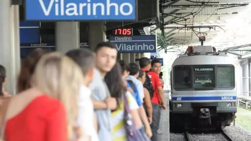 Homem é preso por se masturbar dentro de vagão do metrô em Belo Horizonte