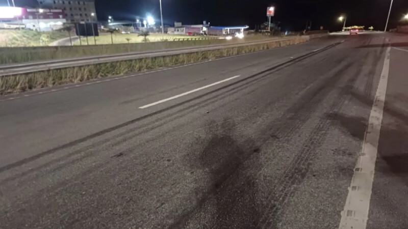 Motociclista fica ferido após atropelar animal na MG-424, em São José da Lapa