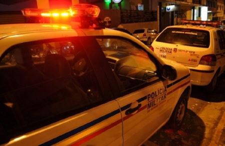 Idoso tem casa invadida, é torturado e queimado por bandidos durante a madrugada em Vespasiano